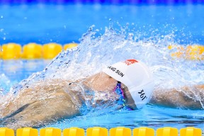 国足门将参加专项反应训练，国足门将水平