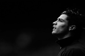 达米恩·麦肯齐：凭借冷静的判断力和精准的传球，他主宰了全黑队进攻